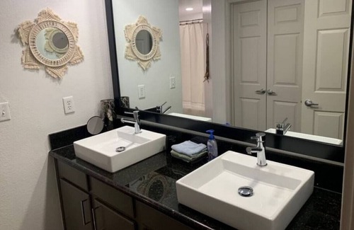 Bouldin Condo | Best Austin Location, Pool, Style + Lots of Extras
