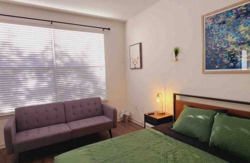 Bouldin Condo | Best Austin Location, Pool, Style + Lots of Extras