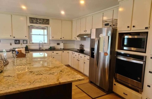 Fairhope House | Best Bay View, 7 Acres, Kayaks, Bikes, Game Room, Boat/Cargo Lift, Pets Welcome