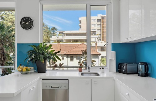 Manly Apartment | Best Beachfront Location in Manly with Beach Views from every room