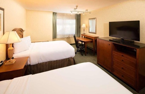 Wenatchee Hotel | Best Choice! 3 Spacious Units, With Outdoor Pool and Free Parking!