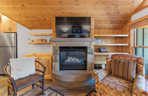 River Run Condo | Best deck view of River Run ski slope 1 min walk to gondola/village 2 bed 2 bath