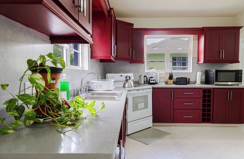 Ridgeway Apartment | Best E Villas St Silas St James. Spacious 3 Bedroom Town House near Golf Course.