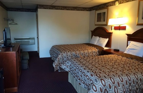 Campbelltown Hotel | Best Find! 3 Budget-Friendly Units, Offers FREE Breakfast & FREE Parking!