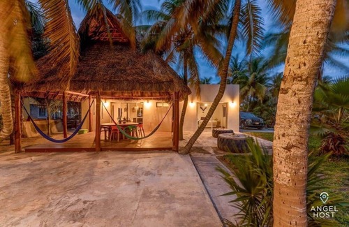 El Cuyo House | Best for Groups | Steps to Beach | Palapa | Wi-Fi