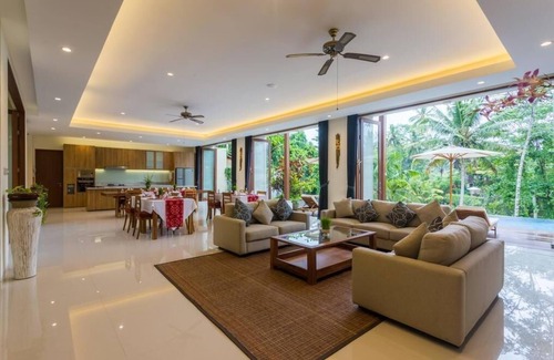 Ubud Villa | Best group vacation at 6 BR in green nature and river side villa