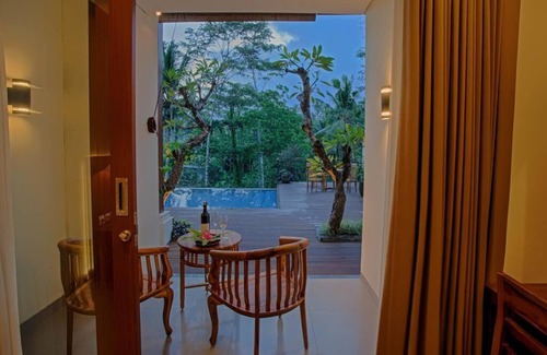 Ubud Villa | Best group vacation at 6 BR in green nature and river side villa