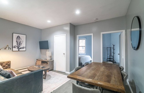 Garment District Apartment | Best Location! 3BR Apartment Near Empire State!