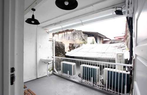 Historic George Town House | Best location Cafe attached homestay