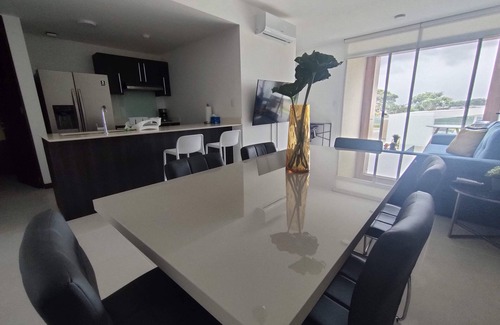 Santa Ana Condo | Best Location in Santa Ana - Great Views AC|GYM|Pool