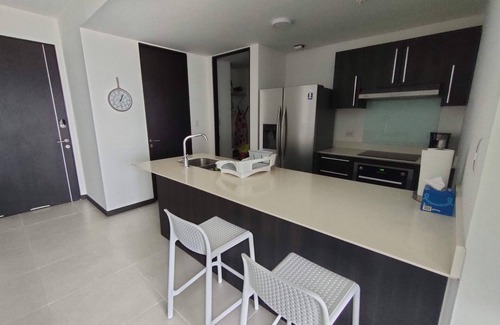 Santa Ana Condo | Best Location in Santa Ana - Great Views AC|GYM|Pool