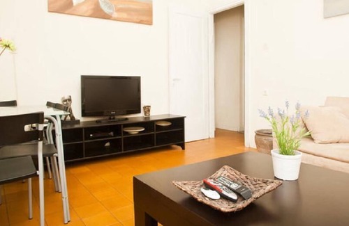 Tel Aviv City Center Apartment | Best location in Tel Aviv: next to trendy Dizengoff & Peaceful Gordon st & Beach
