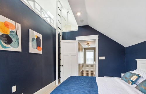 Madison House | Best Location in the Heart of Madison! Pet-Friendly and Perfect for Remote Work