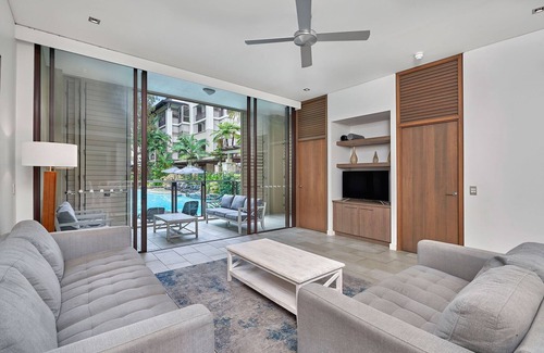 Palm Cove Apartment | Best location within the Temple Resort Palm Cove.