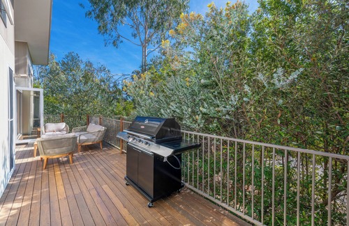 Murrays Beach House | Best of both worlds, Lake and beaches in beautiful Murrays Beach (Pet-Friendly)