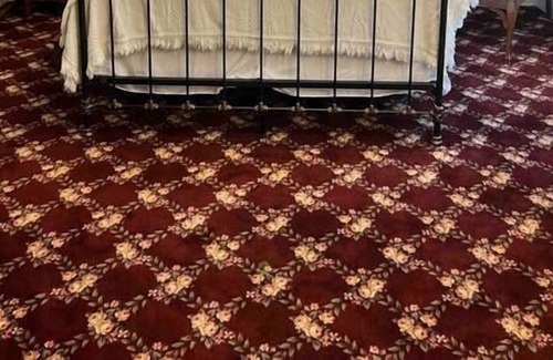 Daniels Hill Apartment | Best of My Love | CA King Size Bed+ | Sleeps 2-4