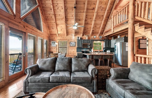 Gatlinburg - Pigeon Forge Cabin | Best Panoramic Views, 1 Mile to Park, Top Rental, Theater, Wifi, Hot Tub