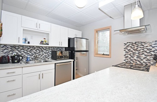 Fairbanks Apartment | Best site 4 northern lights! Live camera 4 aurora! Monthly rental rate possible.