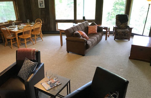 Carrabassett Valley Apartment | Best Sugarloaf View/Perfect for Skiers and bikers!