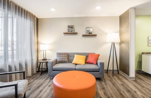 Moreno Valley Hotel | Best Value, Quality Stay! 4 Modern Units, Full Kitchen, Pets Allowed!