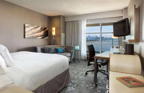 Emeryville Resort | Best Value, Quality Stay! Short Drive to Paramount Theater, w/Swimming Pool!