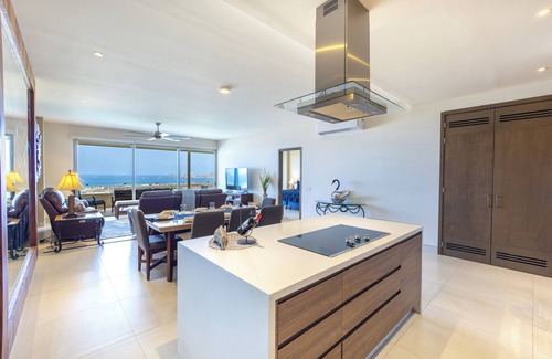 Colonia El Progreso Condo | Best view in Cabo, modern Condo with great amenities