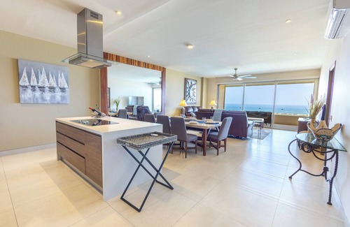 Colonia El Progreso Condo | Best view in Cabo, modern Condo with great amenities