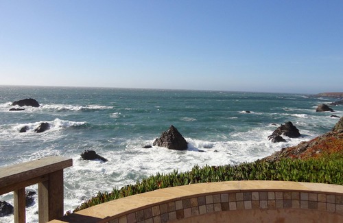 Sereno del Mar House | Best views on Sonoma Coast!Oceanfront,private hot tub, fire pit, pets considered