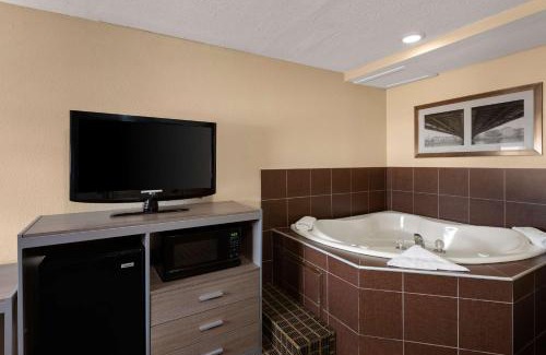 Chillicothe Hotel | Best Western Adena Inn