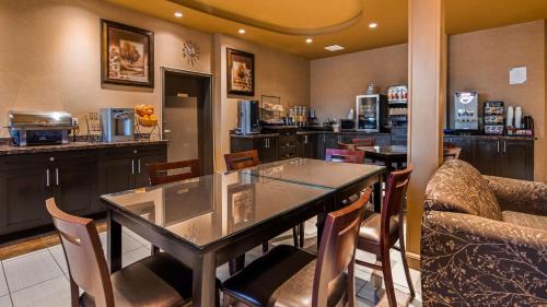 Estevan Hotel | Best Western Estevan Inn & Suites