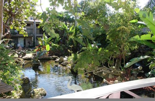 Moorings Hotel | Best Western Naples Inn & Suites