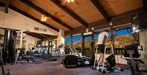 Uptown Sedona Hotel | Best Western Plus Arroyo Roble Hotel & Creekside Villas