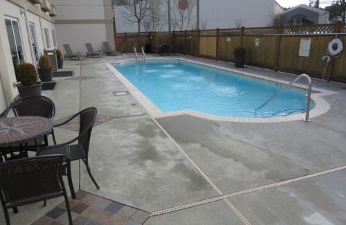 The Bowl of Edmonds Hotel | Best Western Plus Edmonds Harbor Inn