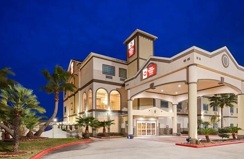 New Caney Hotel | Best Western Plus New Caney Inn & Suites