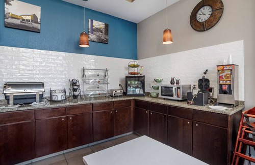 Chester Hotel | Best Western Plus Philadelphia Airport S. At Widener Univ.