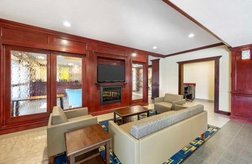 Pratt Hotel | Best Western Plus Pratt