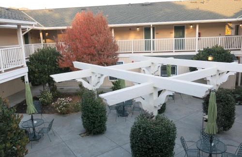 Calistoga Hotel | Best Western Plus Stevenson Manor