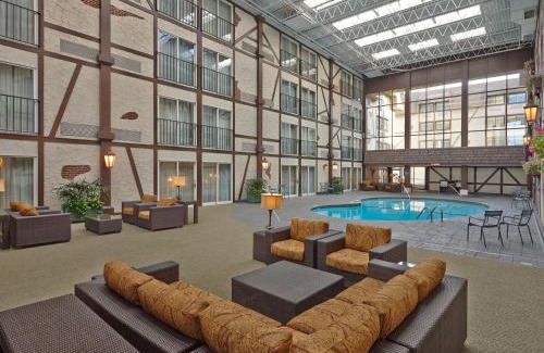 Downtown Minneapolis Hotel | Best Western Plus The Normandy Inn & Suites