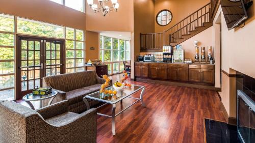 Red Oaks Mill Hotel | Best Western Plus The Inn & Suites at the Falls