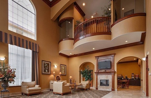 New Caney Hotel | Best Western Plus New Caney Inn & Suites
