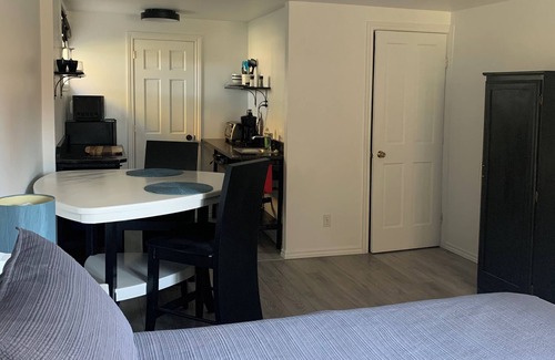 Sherbrooke Apartment | Bethel peaceful countryside location 5 min from hospitals