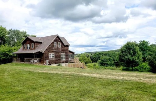 North Freedom House | Betsy's Hideaway, Unique Timber Frame home