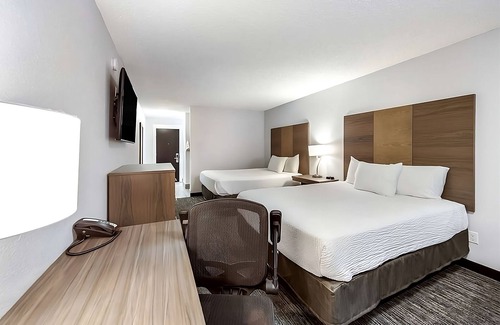 Grants Pass Hotel | Better Choice For Your Vacation! 2 Comfortable Units. Near GP Shopping Center!