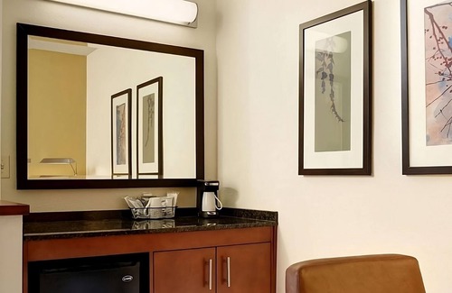 Gwinnett Place Apartment | Better Choice For Your Vacation! Accessible Unit Awaits! Pool Access and Parking