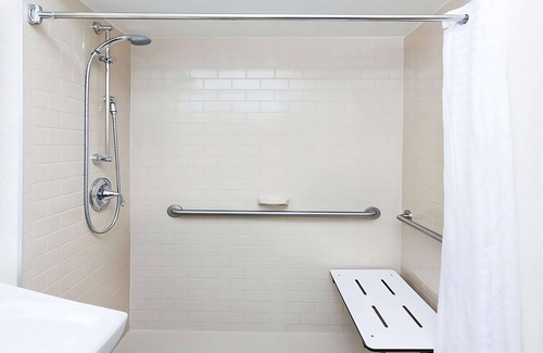 Somerset Resort | Better Choice For Your Vacation! Prime location and Spacious unit awaits