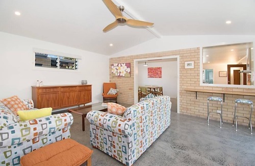 North Creek House | Betty's at Lennox Head - Retro Beach House in The Lennox Village