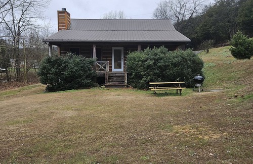 Buffalo Valley Cabin | Betty's Island Cabin Caney Fork River Trout Fishing
