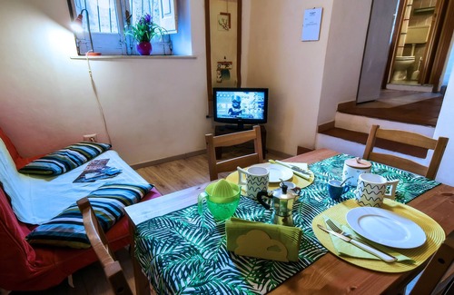 Historical Downtown Salerno Apartment | between Amalfi, Pompei, Paestum, Positano