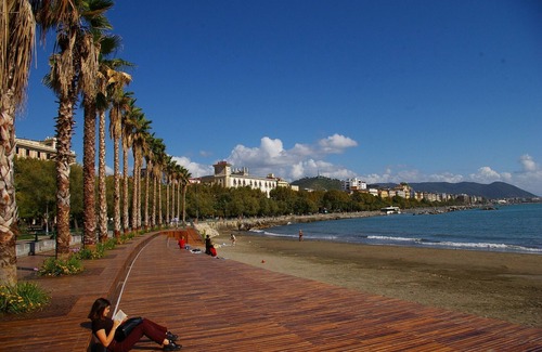 Historical Downtown Salerno Apartment | between Amalfi, Pompei, Paestum, Positano