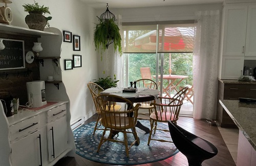St. Jerome House | Between Montreal and Tremblant, complete home close to 3 services.